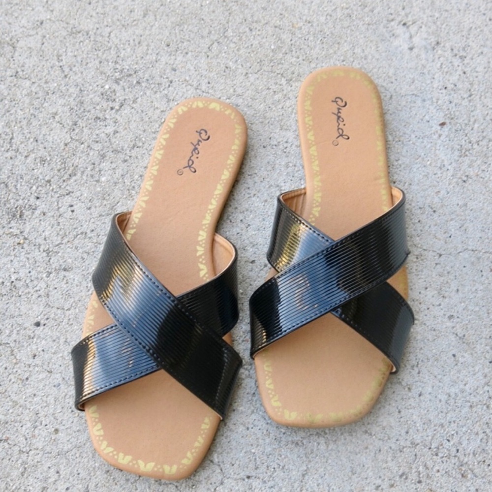 Black vegan leather sandals! π€ - Picture 3 of 5